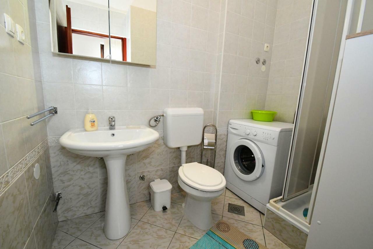 Studio Apartman Kris Marinici  Экстерьер фото
