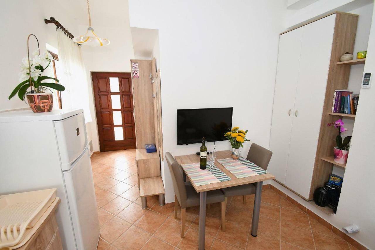 Studio Apartman Kris Marinici  Экстерьер фото